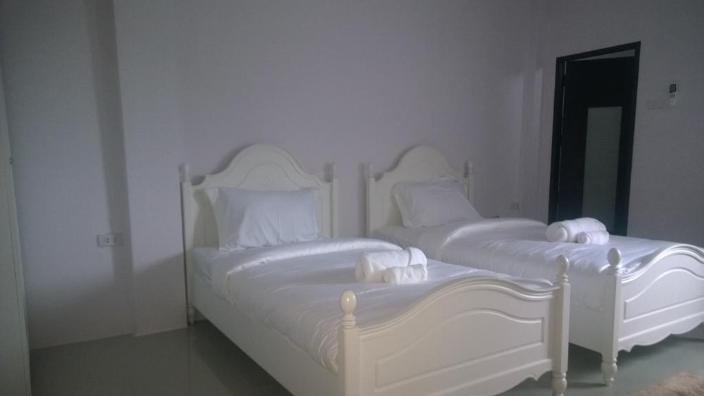 The Zara Double Tree Hotel Ubon Ratchathani Chambre photo