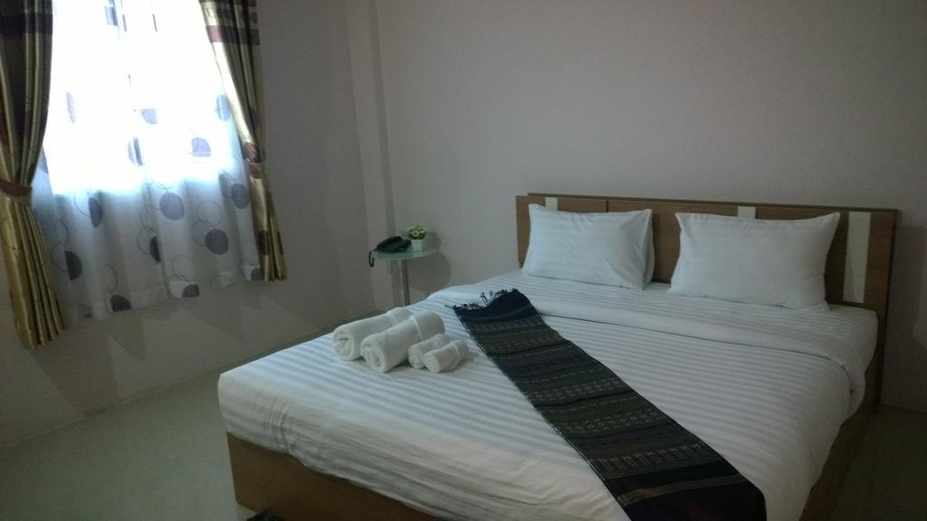 The Zara Double Tree Hotel Ubon Ratchathani Chambre photo