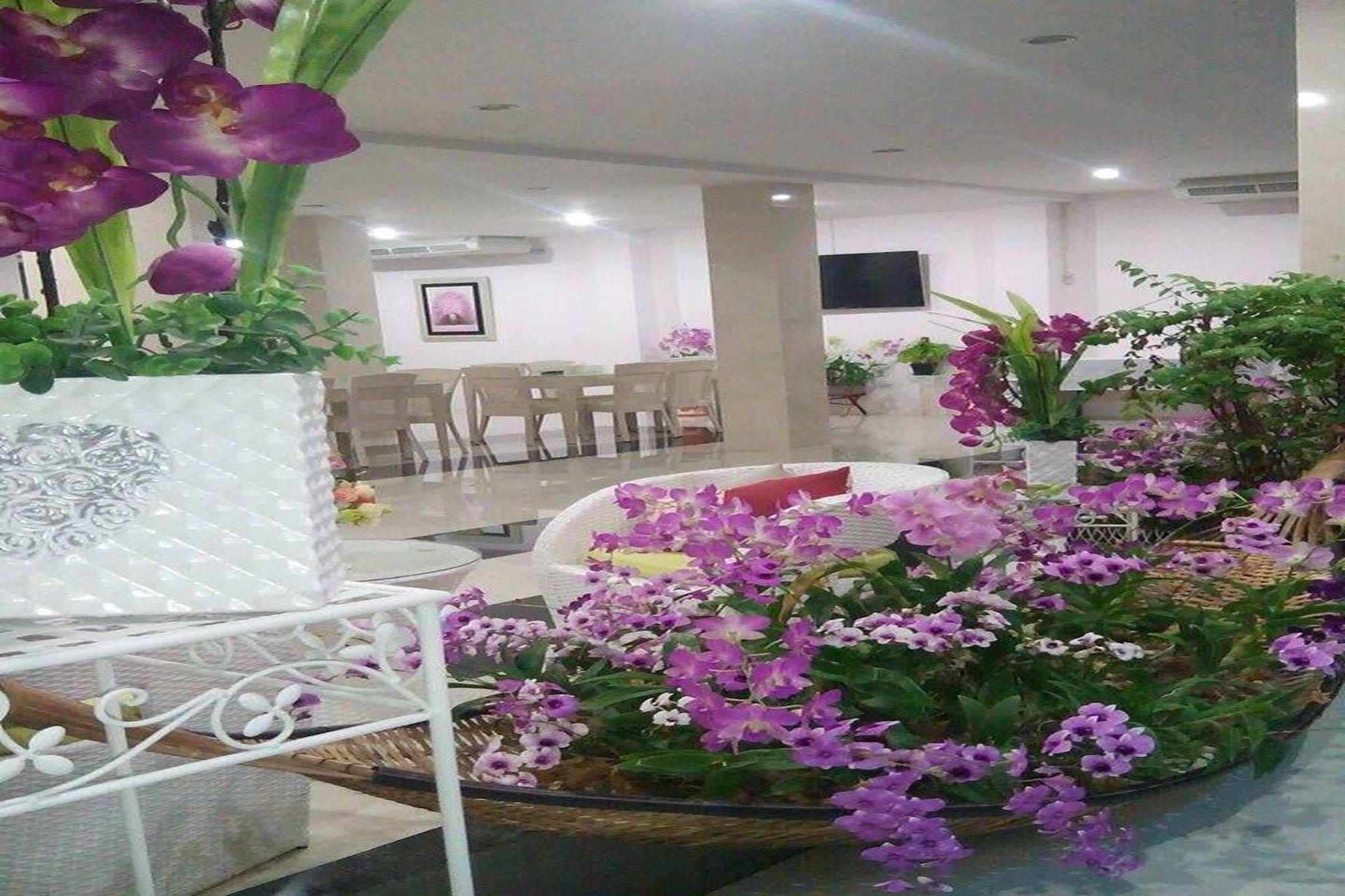 The Zara Double Tree Hotel Ubon Ratchathani Extérieur photo